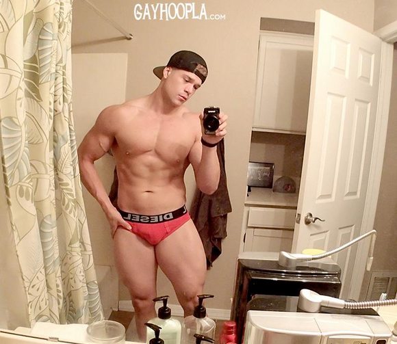 Miles GayHoopla Muscle Porn Model 1