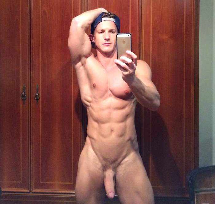 Darius Ferdynand Naked Selfie