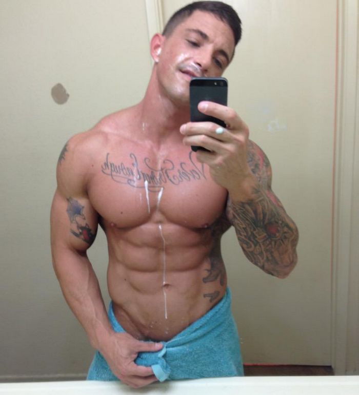 Slate Steele Gay Porn Star Muscle Shritless Selfie 3