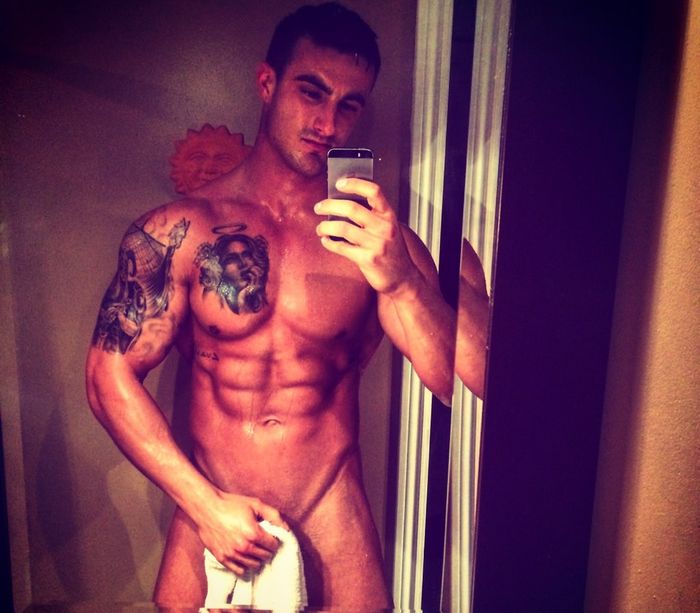 Brandon Bmwkcm vavbmw Muscle Hunk Shirtless Selfie Handsome Webcam Model 7