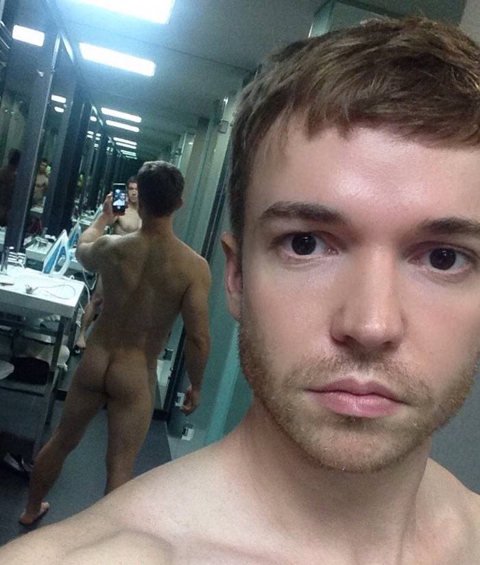Gabriel Cross Gay Porn Star Naked Selfie Butt