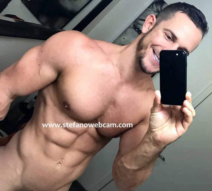 jakub-stefano-muscular-male-webcam-model-flirt4free