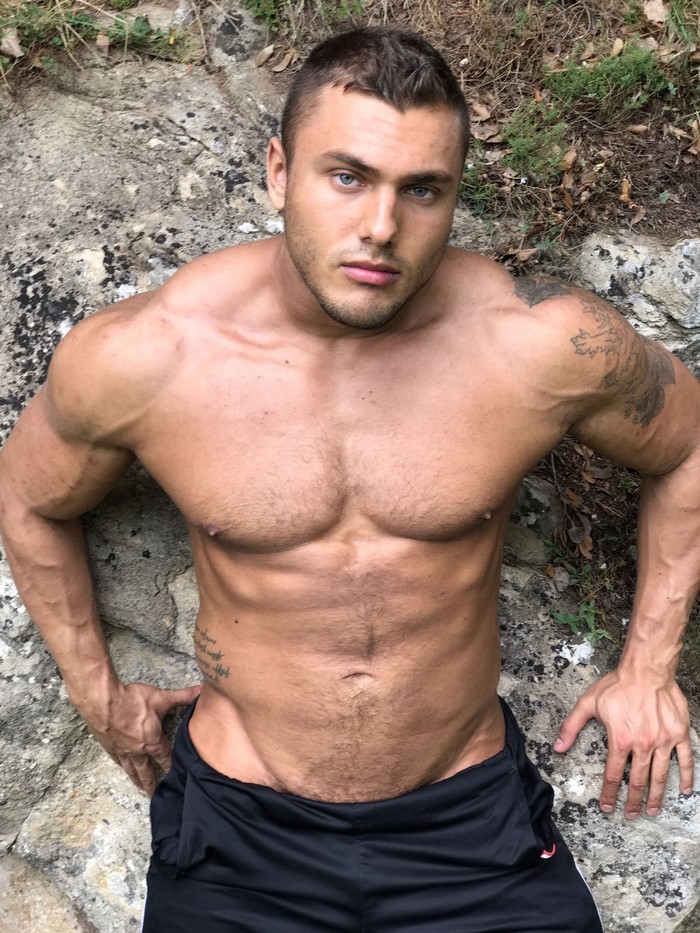 Brock Magnus Bodybuilder Gay Porn Star Shirtless LucasEnt