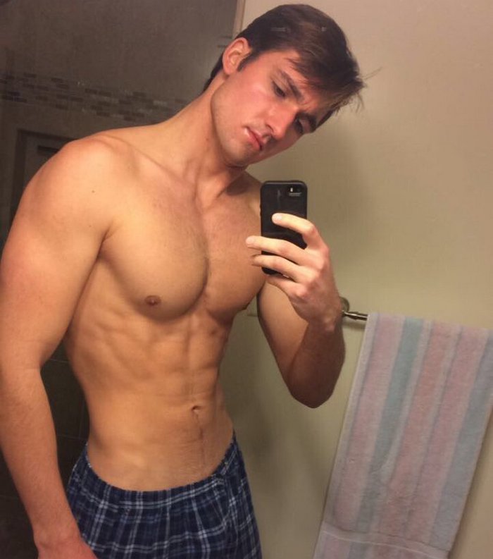 Luke Wilder Gay Porn Star Helix Studios Selfie
