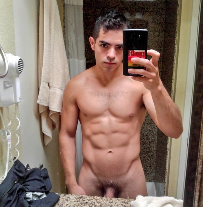 Cazden Hunter Gay Porn Star Selfie 