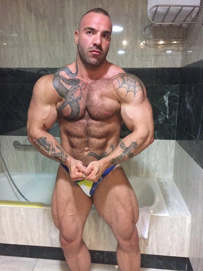 Max Hilton Bodybuilder Muscle Hunk Shirtless
