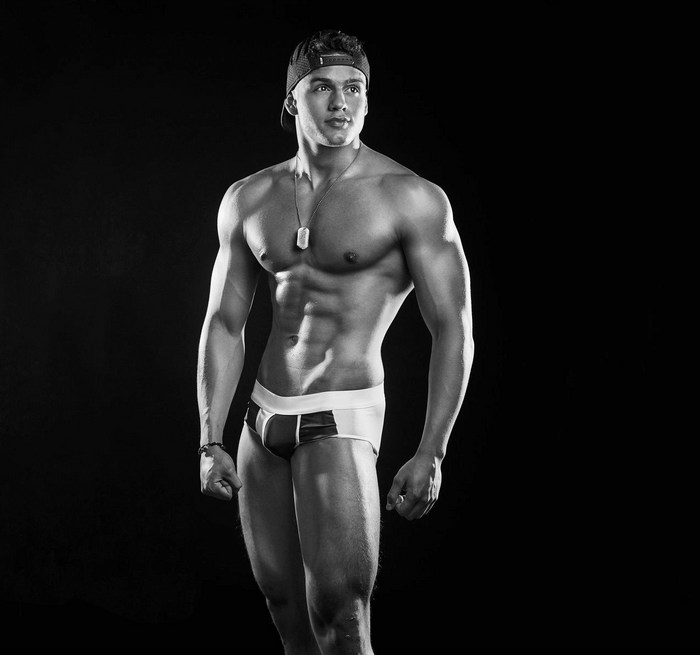 Mathew Summer Flirt4Free Male Cam Model Shirtless Muscle Jock 