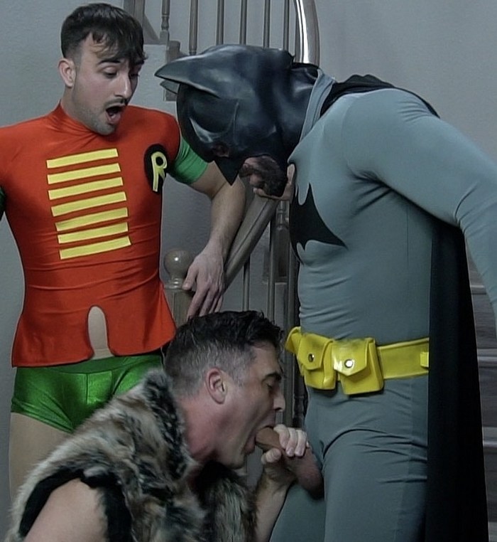 Супермен и Бэтмен гей трахаются - порно видео на lavandasport.ru