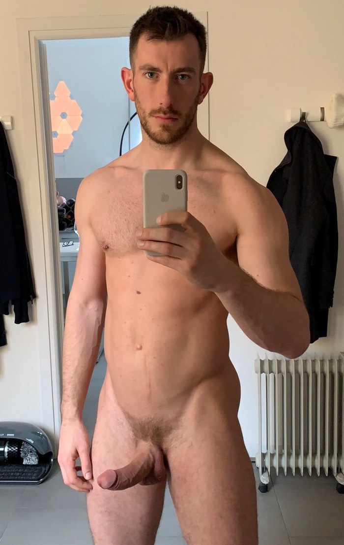 John Thomas Gay Porn Selfie Naked Big Dick