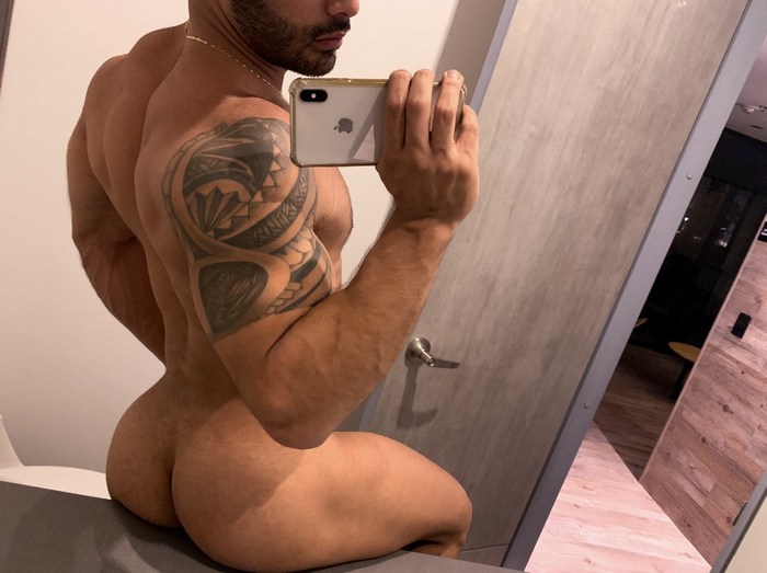 Andres Anteliz Muscle Hunk Naked 