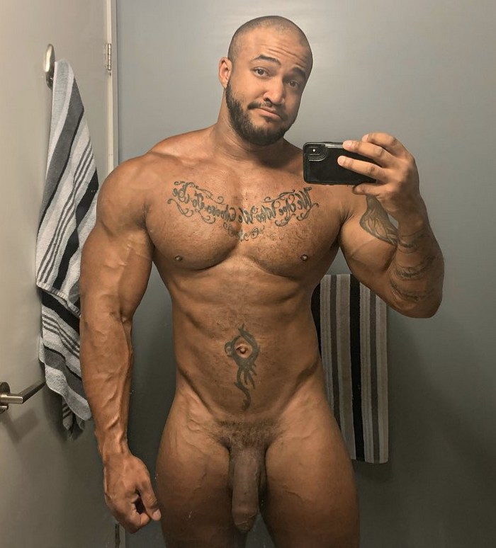 Jason Vario Gay Porn Star Naked Muscle Hunk Bodybuilder Big Dick Selfie