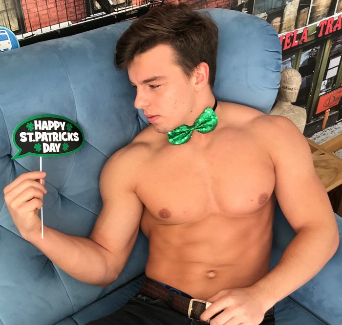 Mark Laysson Shirtless Muscle Hunk Happy St Patricks Day Flirt4Free BelAmi