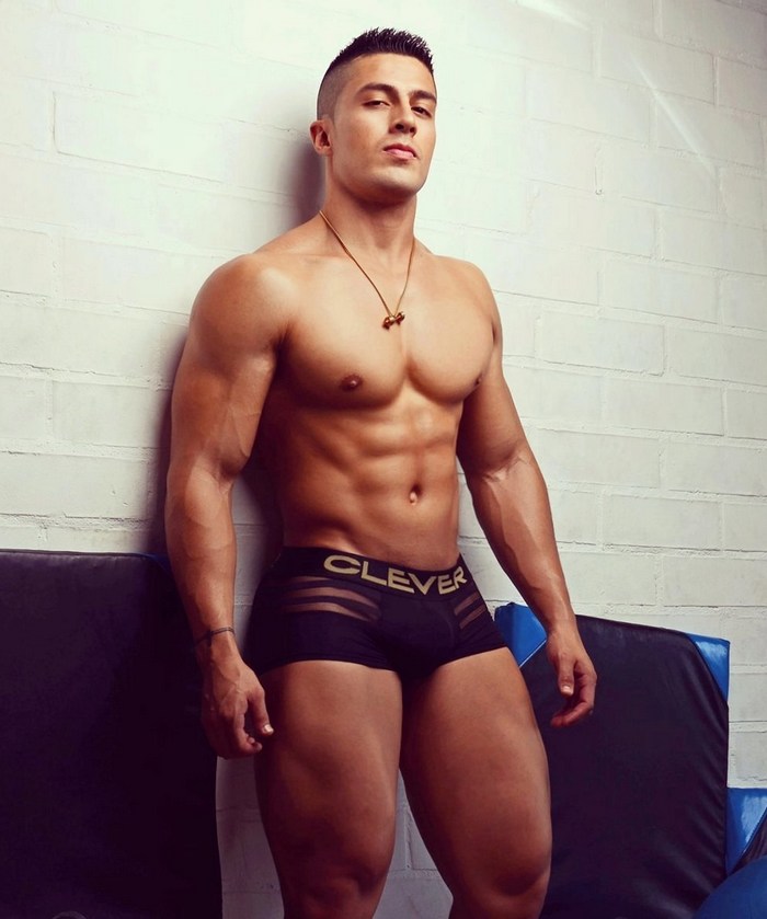 Dante Santos Muscle Hunk Latino Flirt4Free Cam Model Shirtless Stud