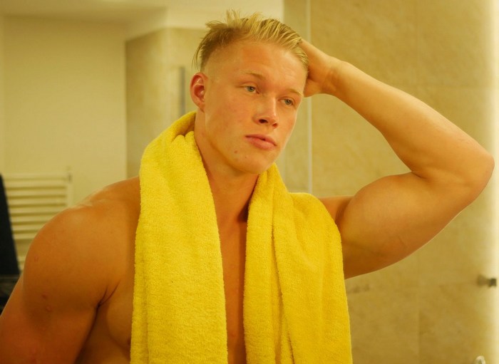 Owen Anderson BelAmi Gay Porn Cam Model Blond Muscle Jock