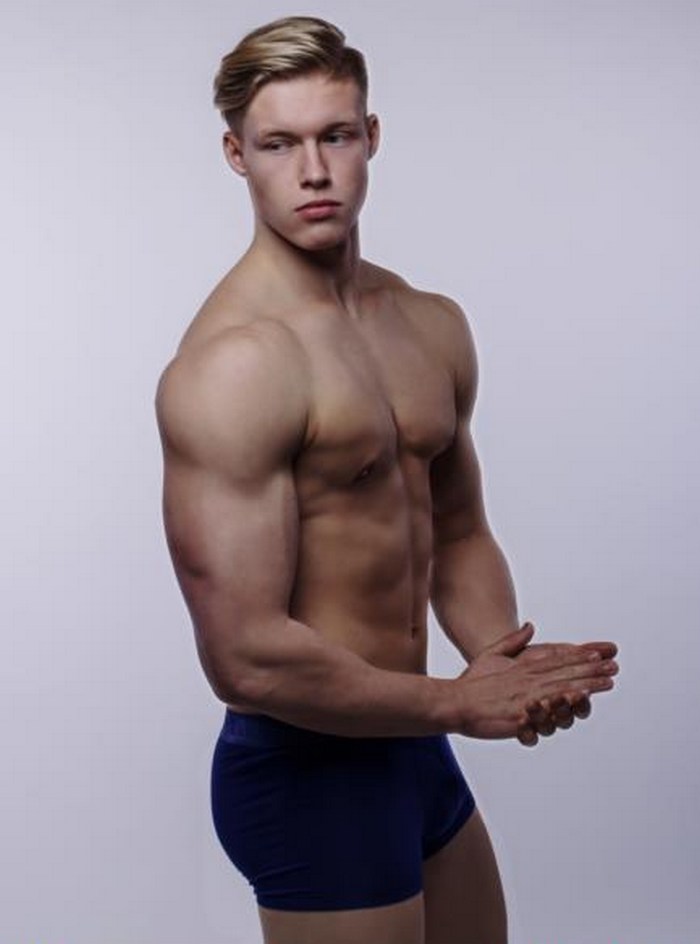 Owen Anderson BelAmi Gay Porn Cam Model Shirtless Stud Blond