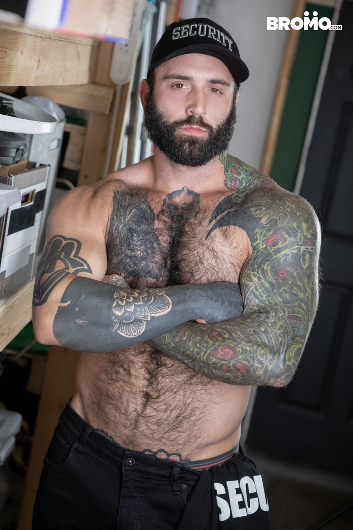 Markus Kage Gay Porn Star Shirtless Hunk Tattoo Hairy Security Guard Bromo