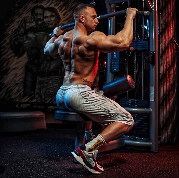 Michael Bradley Shirtless Muscle Hunk Chaturbate Cam Model