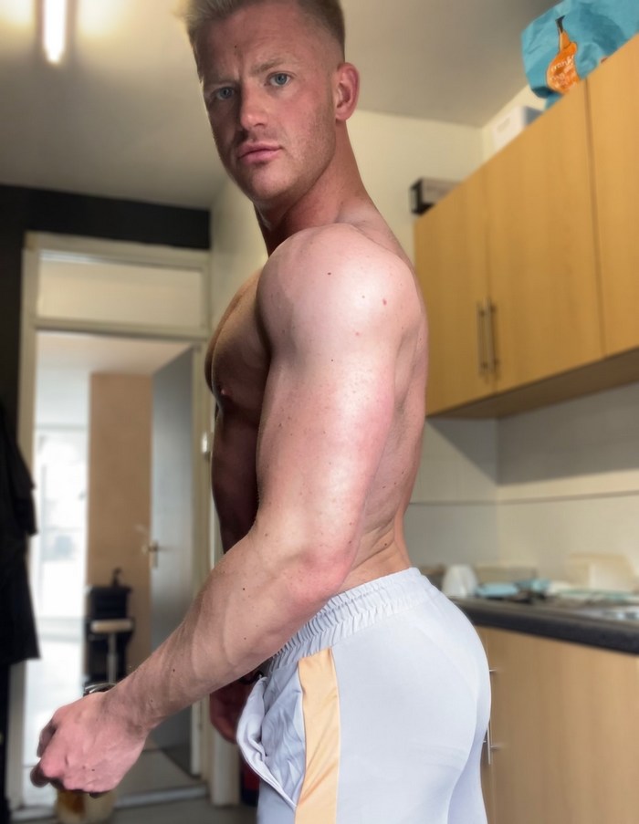 Lew Telford Gay Porn Star Blond Scottish Muscle Hunk Shirtless Stud