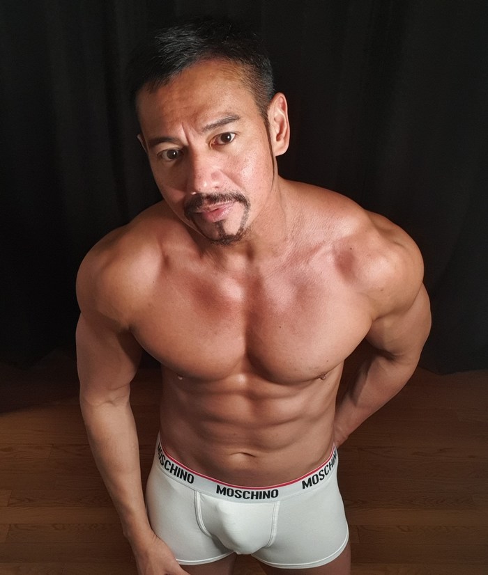 700px x 826px - Ryuji Suzuki Is Now A Hot Muscle Daddy & Bottoms For Fujio