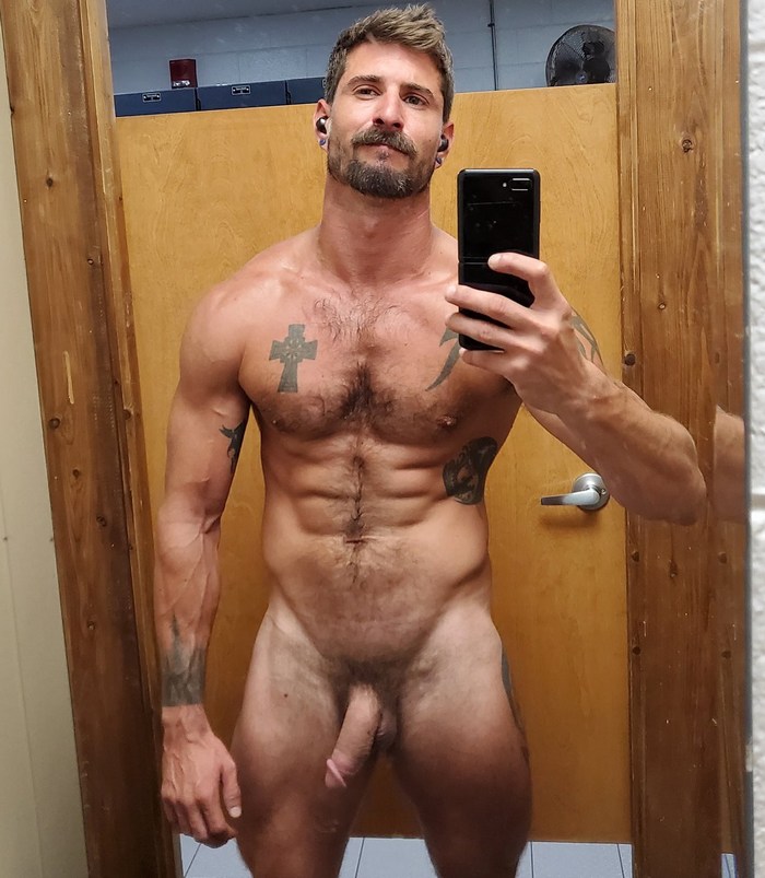 Sean Maygers Gay Porn Star Big Dick Muscle Hunk Handsome Bearded Stud Naked Selfie
