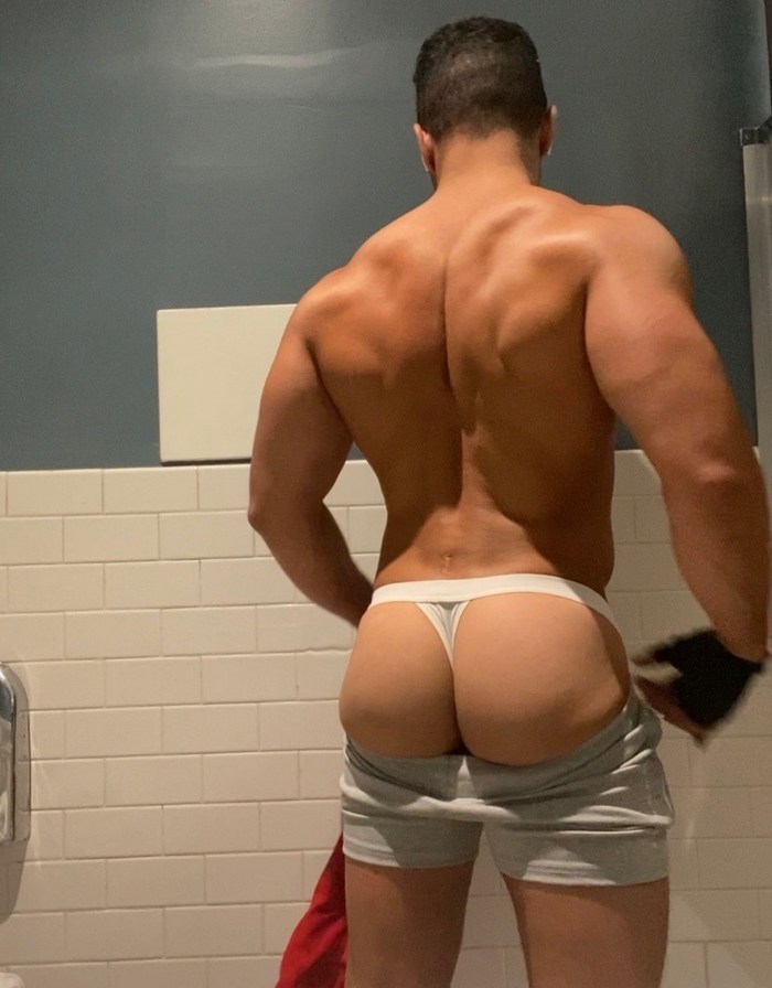 AnonBttmMia Gay Porn Shirtless Muscle Hunk Bubble Butt
