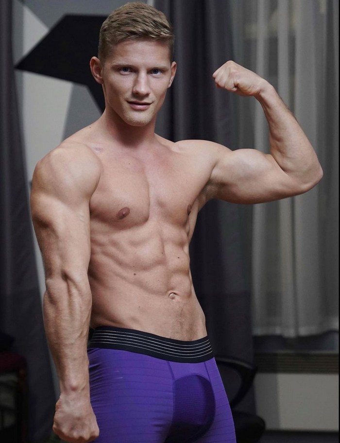 Viggo Sorensen BelAmi Gay Porn Star Shirtless Muscle Jock Flexing