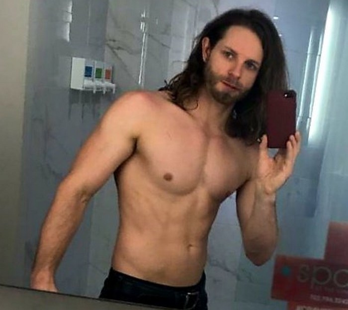 Dean SeanCody Gay Porn Star Selfie 