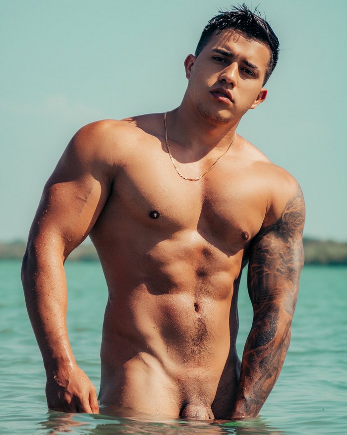 Garret Alvin Flirt4Free Cam Model Naked Muscle Hunk
