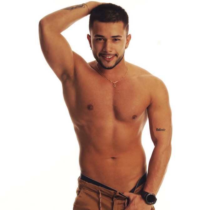 Paolo De Villa Flirt4Free Cam Model Shirtless Stud