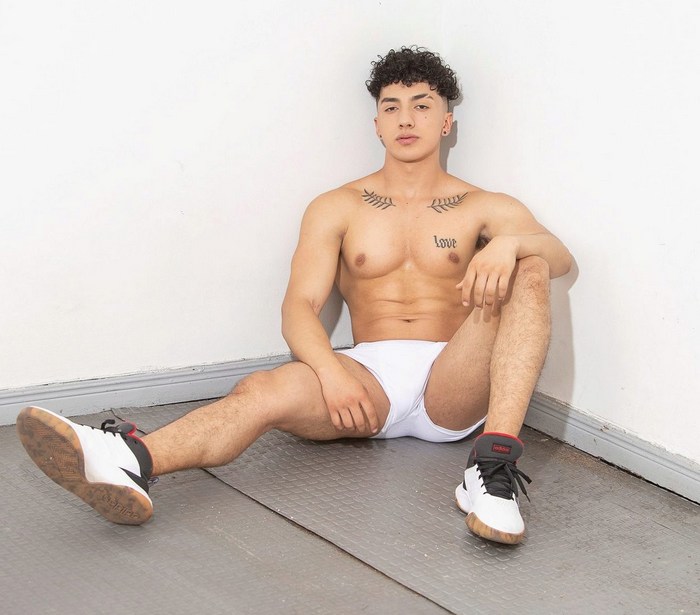 Nikolay Lisin Flirt4Free Latin Cam Model Shirtless Muscle Hunk