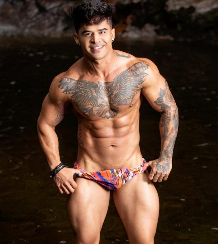 Alex Demarco Flirt4Free Cam Model Muscle Hunk Tattoo Jungle