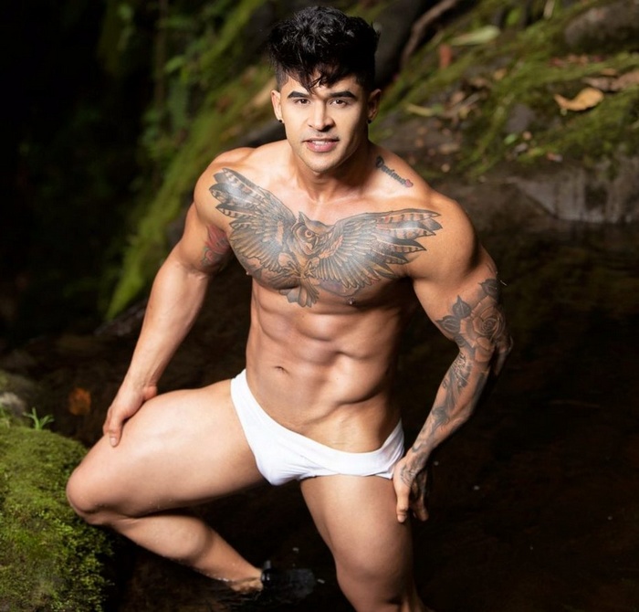 Alex Demarco Flirt4Free Cam Model Muscle Hunk Tattoo Jungle