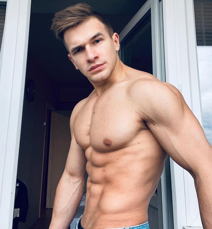 Ilgiz Gay Porn Star Shirtless Muscle Hunk Male Fitness Model