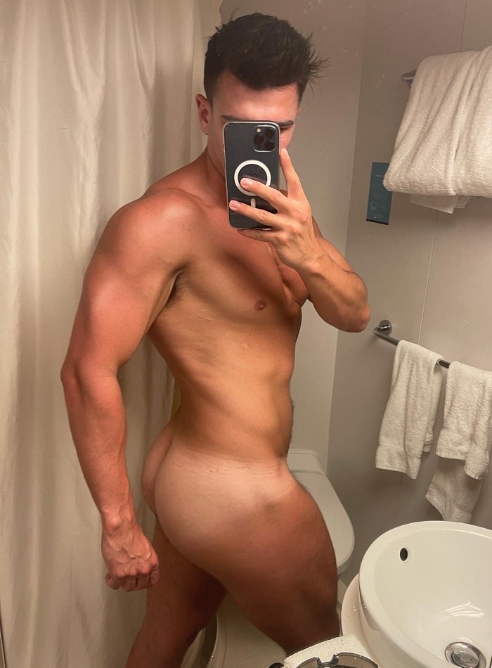 Thomas Johnson MrDeepVoice Gay Porn Star Muscle Hunk Big Dick