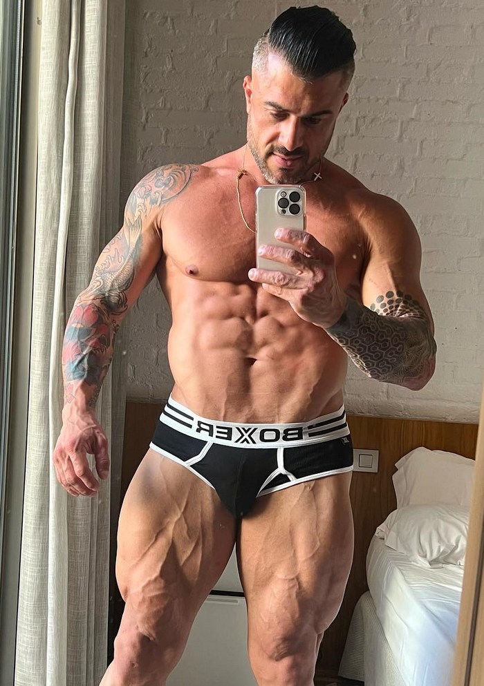 Marco Di Pietro Gay Porn Star Shirtless Muscle Hunk Bodybuilder Selfie
