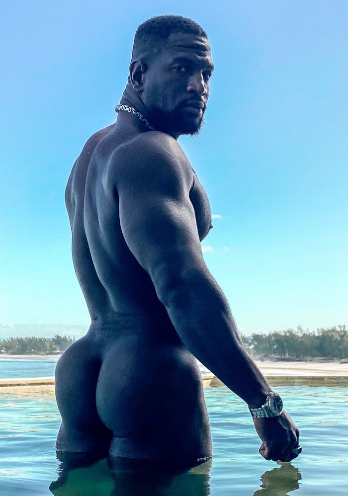 Grande Simoes Gay Porn Star Black Muscle Hunk Naked Butt
