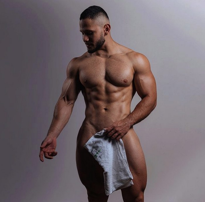 Andrew Corey Flirt4Free Male Cam Model Shirtless Muscle Hunk