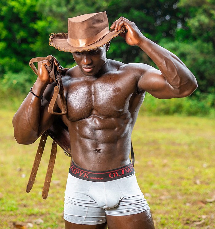 Jamie F Chaturbate Flirt4Free Male Cam Model Shirtless Muscle Hunk Black Bodybuilder