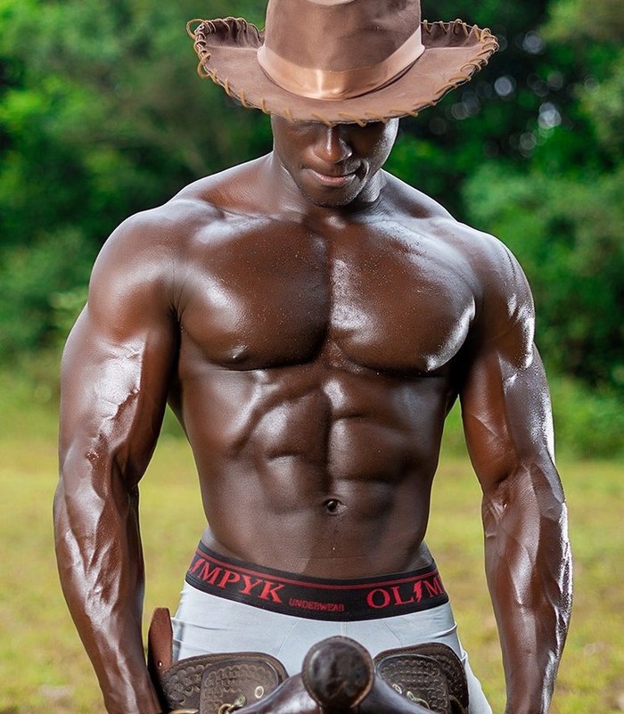 Jamie F Chaturbate Flirt4Free Male Cam Model Shirtless Muscle Hunk Black Bodybuilder