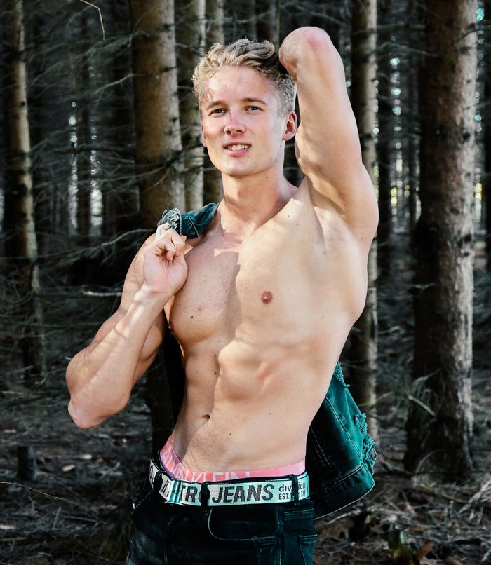 Rikki Norseman Flirt4Free Male Cam Model BelAmi Gay Porn Star Muscle Jock