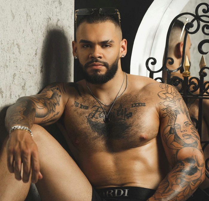 Deklan Grey Flirt4Free Male Cam Model Tattooed Stud