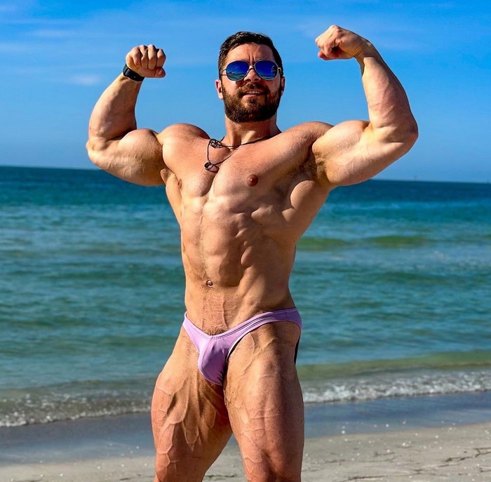 Derek Bolt Gay Porn Star Bodybuilder Muscles Flexing Beach