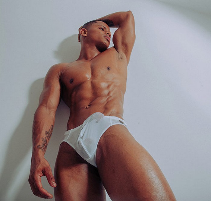 Martin Wayans Flirt4Free Male Cam Model Shirtless Muscle Hunk 