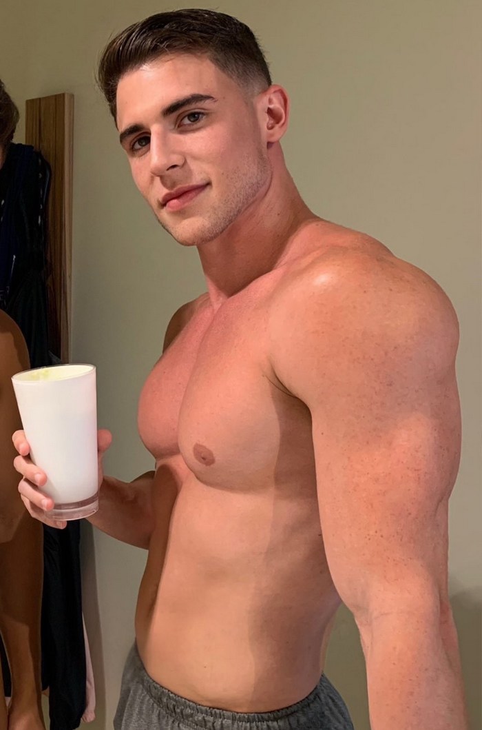 Victor Vivone SweetLifeOfVctr Gay Porn Star Muscle Jock