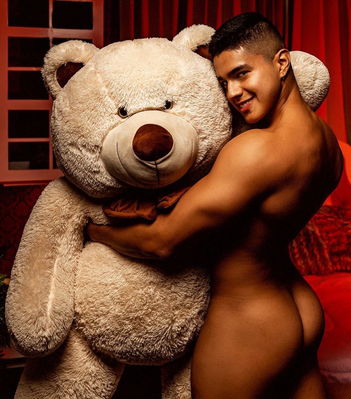 Anker Colin Flirt4Free Cam Model Naked Latino Twink TeddyBear