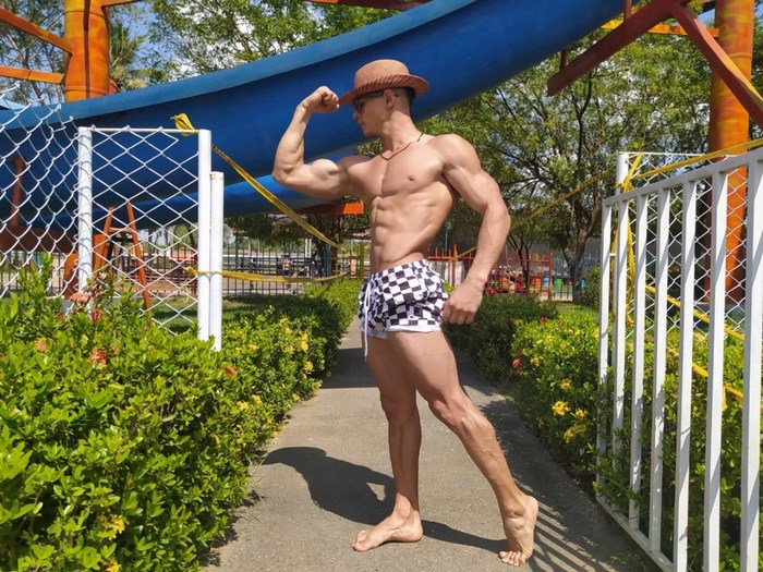 Jonas Lewis Flirt4Free Male Cam Model Muscle Hunk