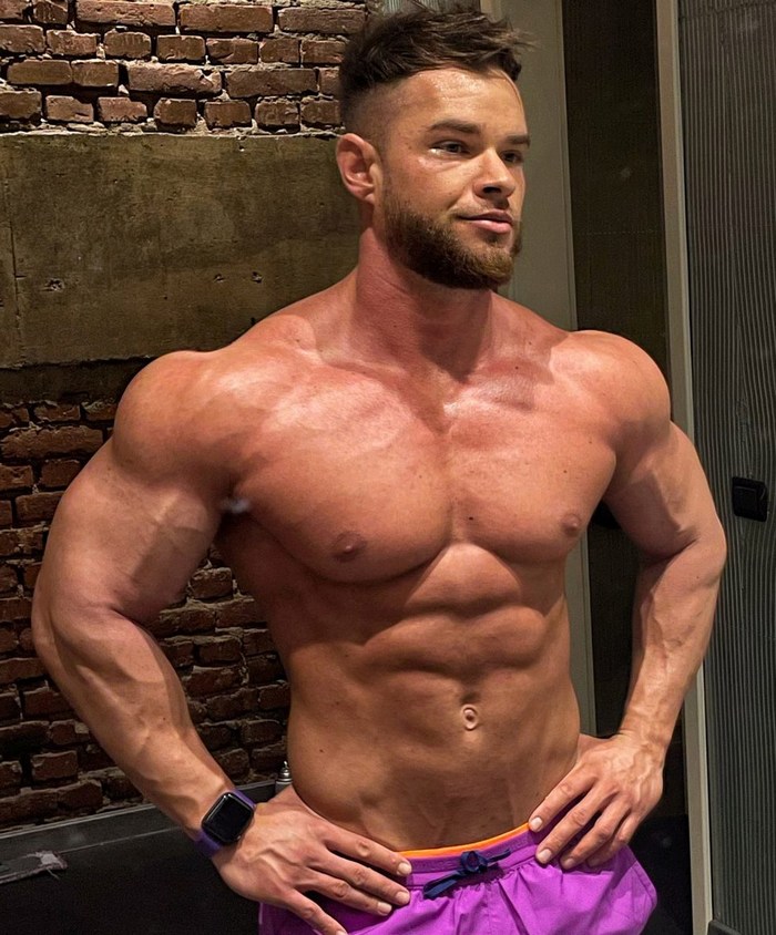 Marco Badass Flirt4Free Male Cam Model Muscle Hunk Shirtless Bodybuilder
