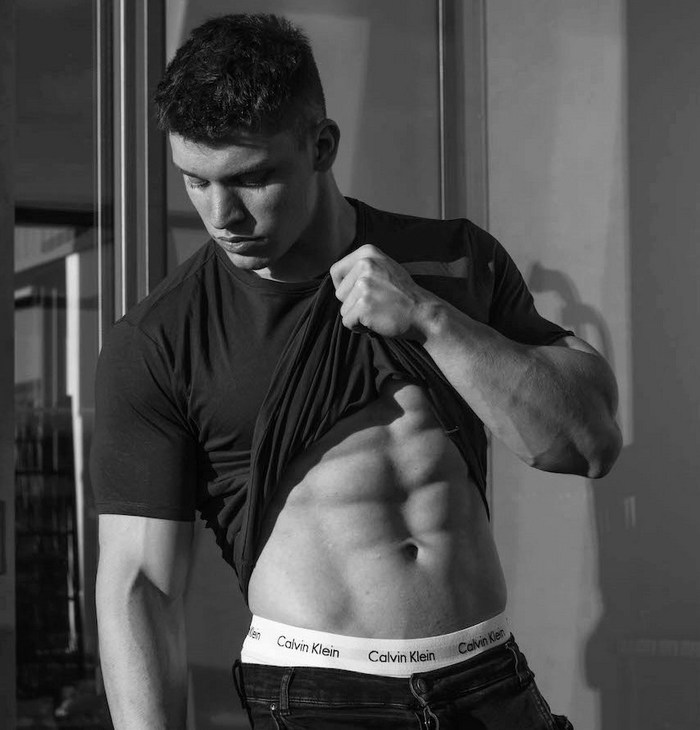 Austin Sawyer Flirt4Free Male Cam Model Shirtless Muscle Hunk