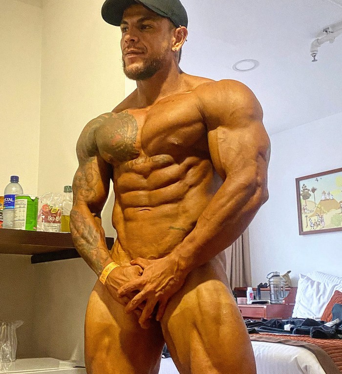 Ace Owens Flirt4Free Male Cam Model Muscle Hunk Bodybuilder 