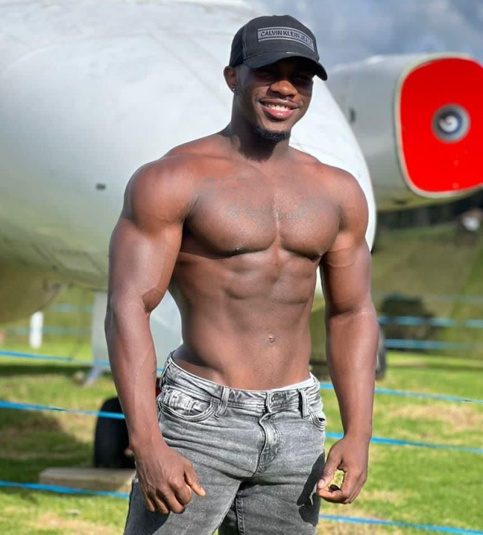 Denzel Cosby Flirt4Free Male Cam Model Black Muscle Hunk